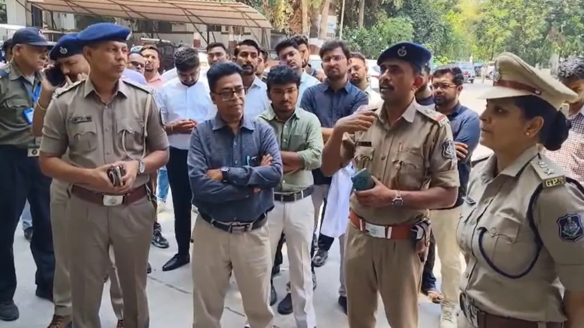 vadodara-ssg-hospital-was-police-combing-operations-and-security-checking